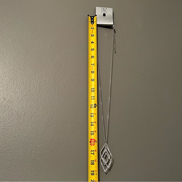 NWT INC Silver Layered Crystal Leaf Leaves 16” Long Necklace! - Picture 5 of 8